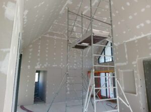 Isolation et placo sur une maison de Guimiliau