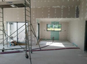 Isolation et placo sur une maison de Guimiliau