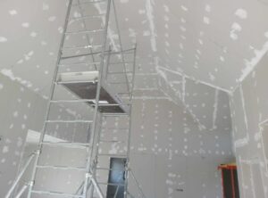 Isolation et placo sur une maison de Guimiliau